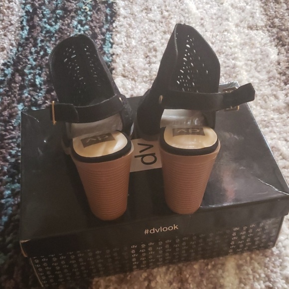 Heels - Picture 3 of 5